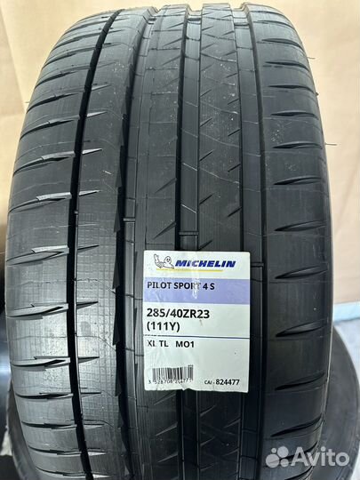 Michelin Pilot Sport 4 S 325/35 R23 и 285/40 R23 115Y