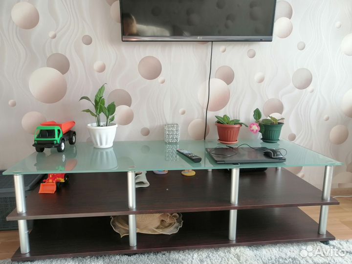 Стеклянная тумба