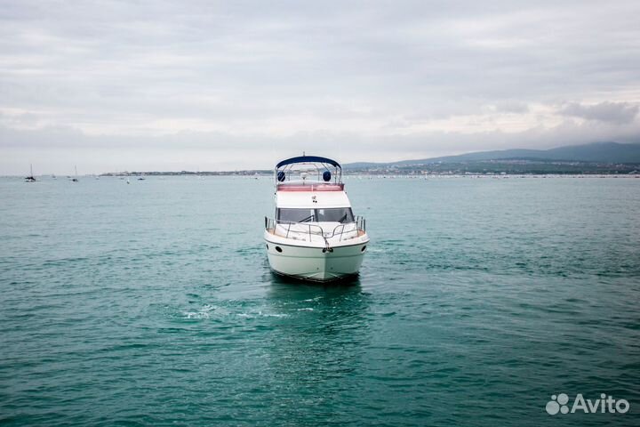 Моторная яхта Princess 42 (012)