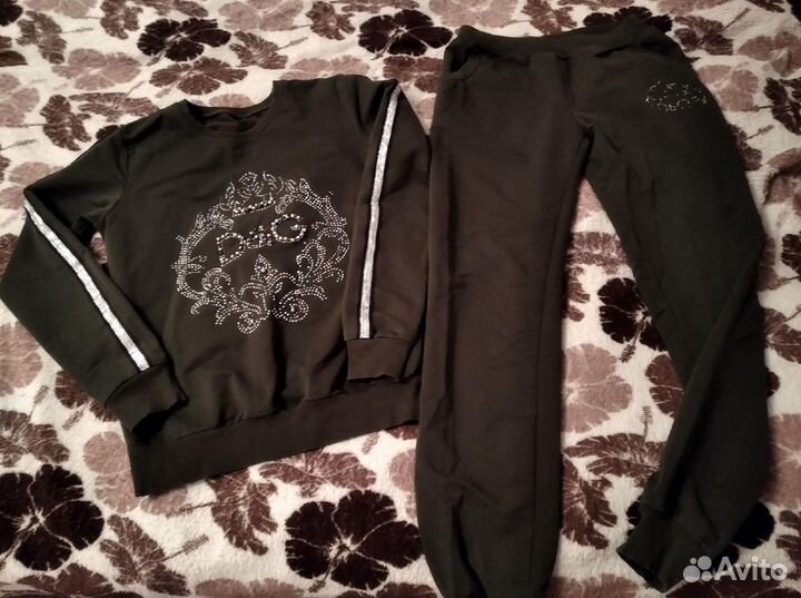 Спортивный костюм женский