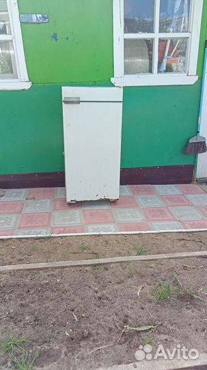 Холодильник бу маленький рядом