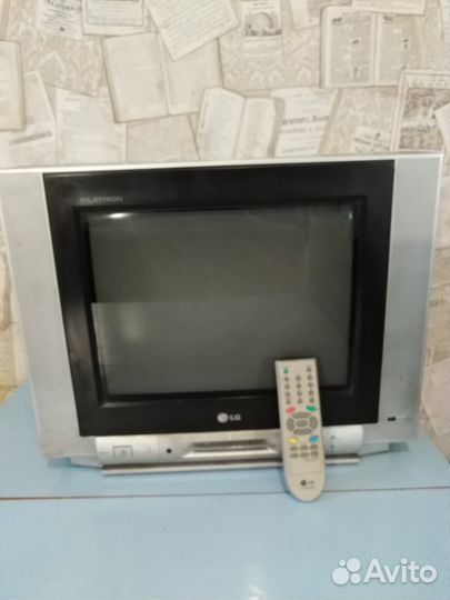 Телевизор LG диагональ 38 см CT-15Q95KE