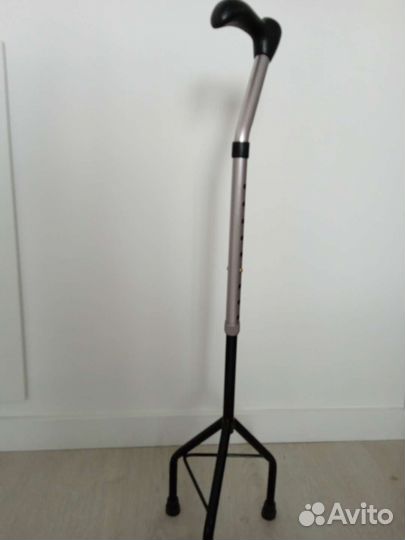 Трость трехопорная