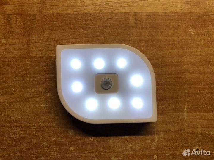 Автономный светильник с датчиком движения