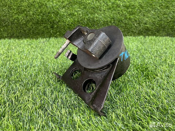 Подушка двигателя передняя правая Nissan Serena