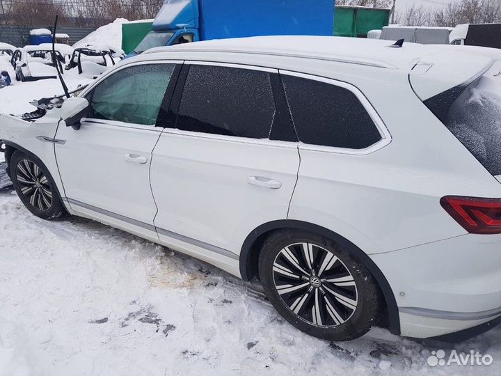 Volkswagen Touareg III 2018г (дизель) по запчастям
