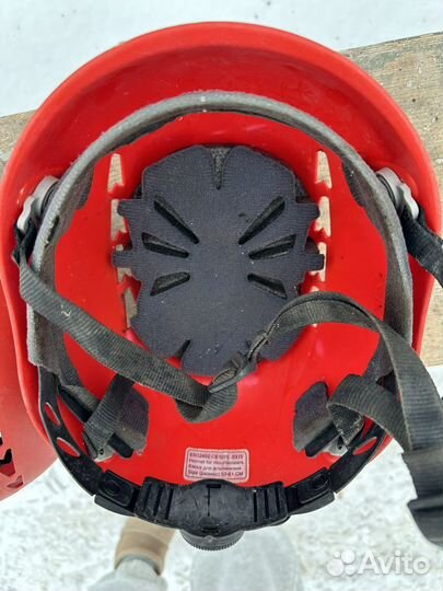 Каска альпинистская vento