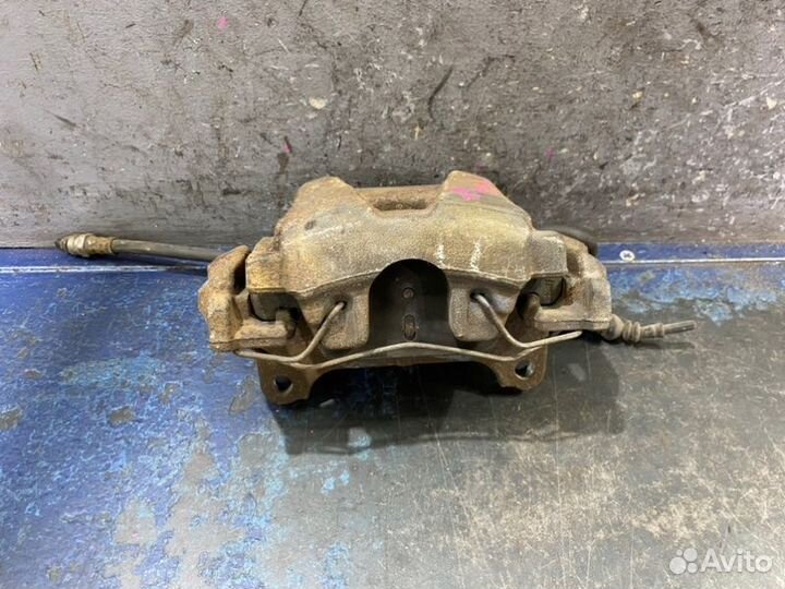 Суппорт передний левый Volkswagen Tiguan NF