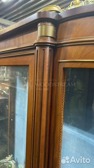 Витрина. Шкаф. Винтажная мебель. Антиквариат