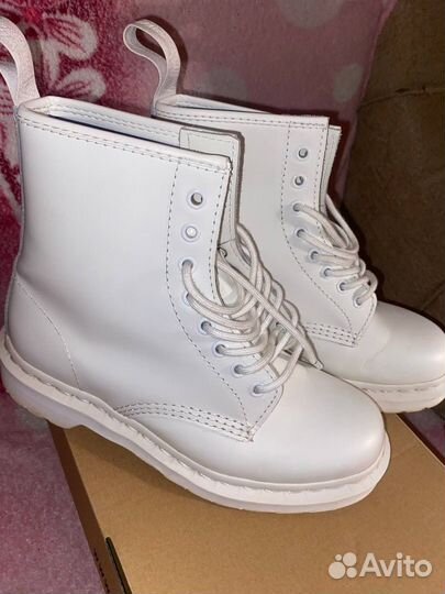 Dr. Martens 1460 mono white