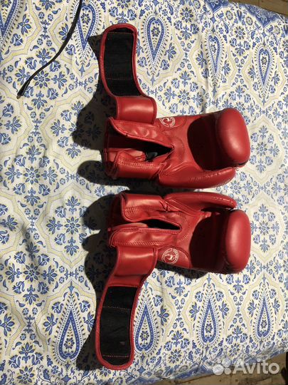 Боксерские перчатки Venum