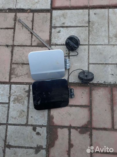 Kia Spectra лючок бензобака