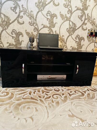 Подставка под телевизор