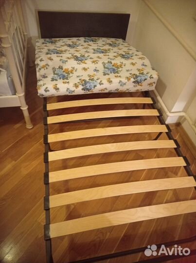 Раскладушка-столик с матрасом