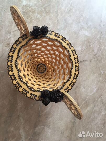 Деревянная декоративная корзиночка ручной работы