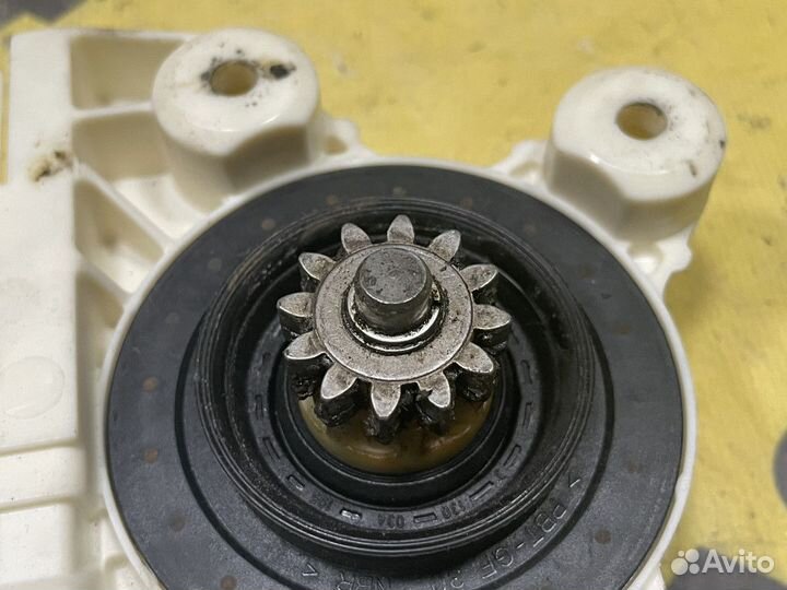 Моторчик стеклоподъемника передний L Ford Focus 2