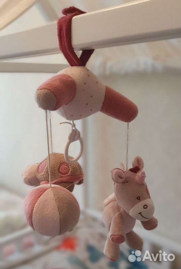 Мобиль заводной музыкальный