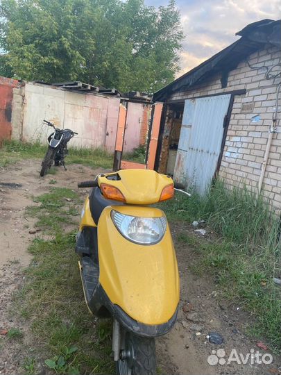 Скутер Honda 100