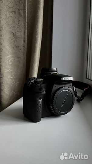 Зеркальный фотоаппарат Canon 500D / Rebel T1I