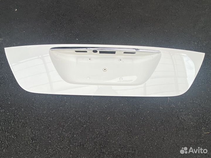 Накладка крышки багажника на мерседес w211