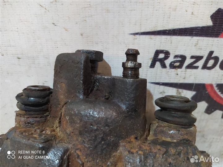 Суппорт задний правый Dodge Intrepid 2