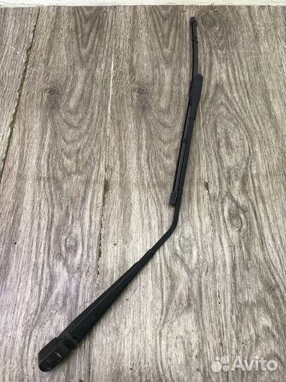 Поводок дворника задний Opel Insignia хетчбэк 5-ти