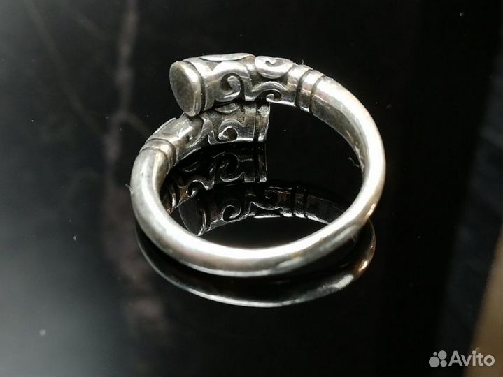 Серебряное кольцо 925 пробы массой 5.1 грамма (Р19