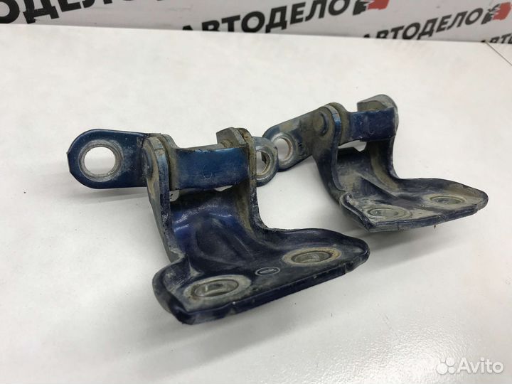 Петли задней левой двери Daihatsu Gran Move 2000 г