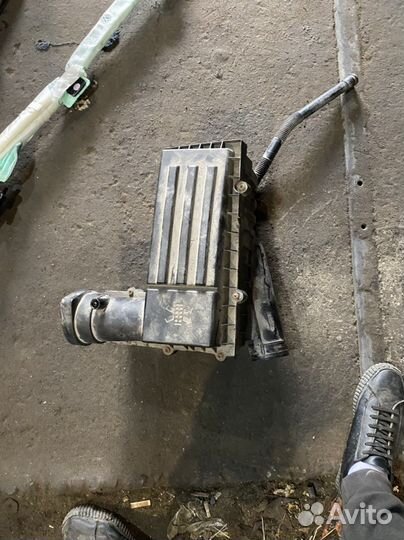 Корпус воздушного фильтра passat b6