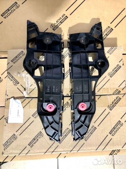 Кронштейн бампера Toyota Highlander 3 2013-2020