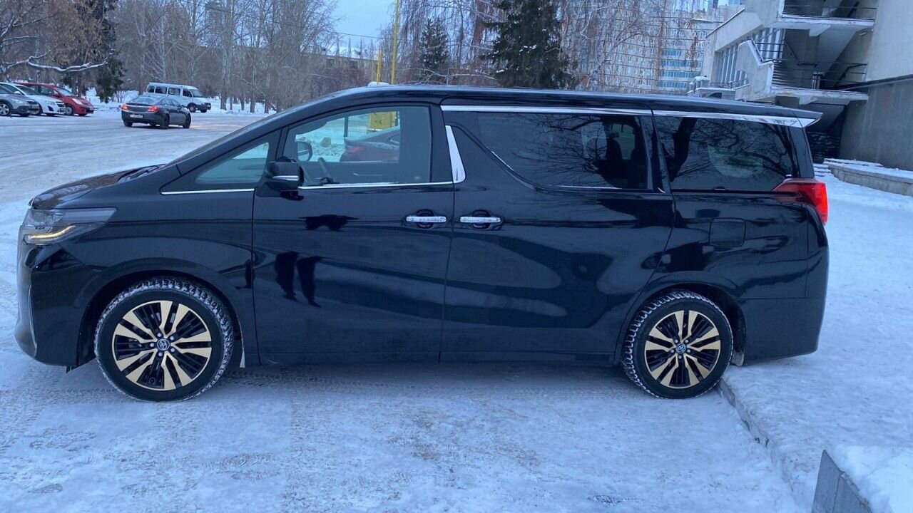 Toyota Alphard: фото владельца