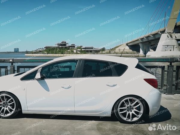 Литые диски R18 на Opel Astra. Новые диски