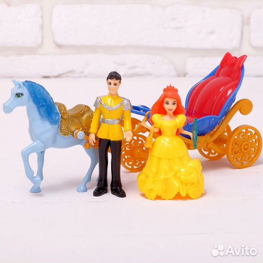 Кукольная карета «Сказка» с фигурками и аксессуара