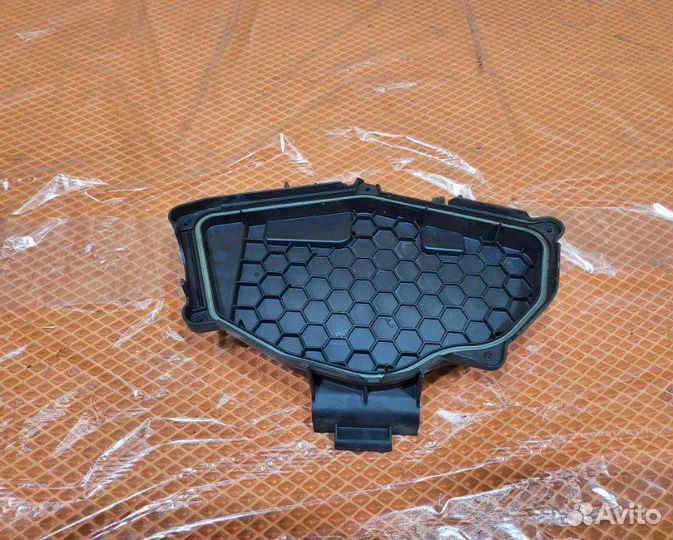 Крышка Audi A6 C7 4G cgwb 2012