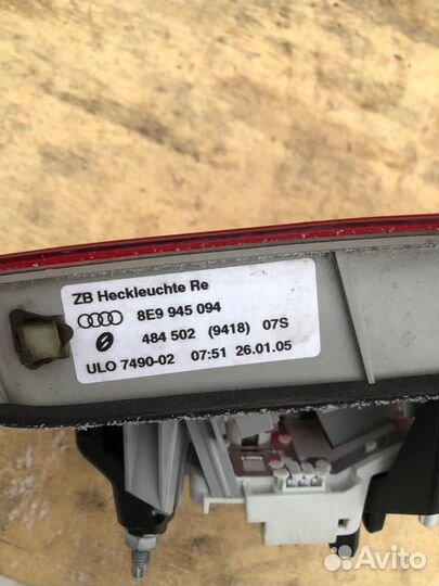 Фонарь задний правый внутренний Audi A4 B7