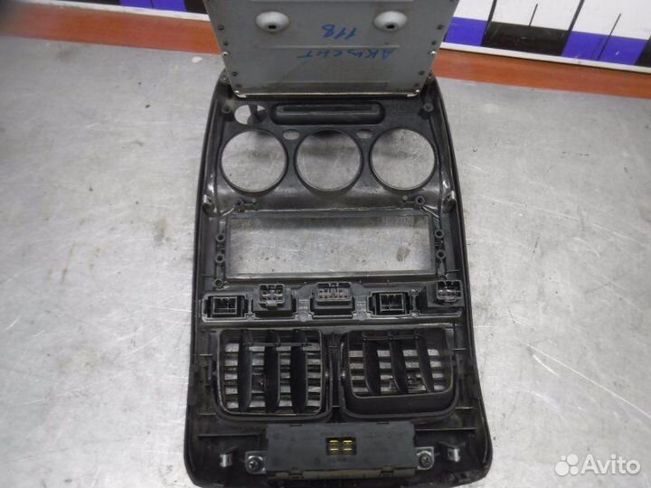 Центральная консоль Hyundai Accent G4EC 2008