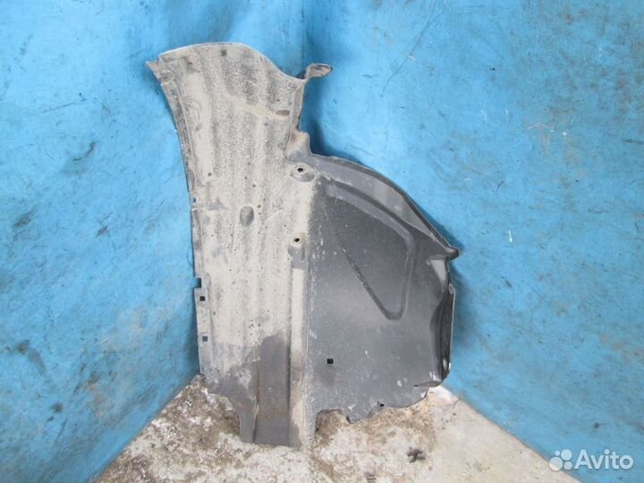 Подкрылок передний правый задняя часть Infiniti FX