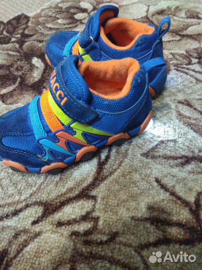 Кроссовки 23р