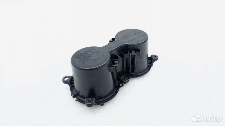 Подстаканник центральной консоли Toyota Camry 70