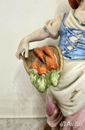 Антикварная статуэтка бисквитный фарфор