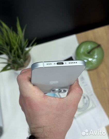 iPhone 15, 256 ГБ