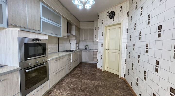 2-к. квартира, 76,5 м², 3/6 эт.