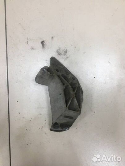 Кронштейн двигателя левый LADA Kalina