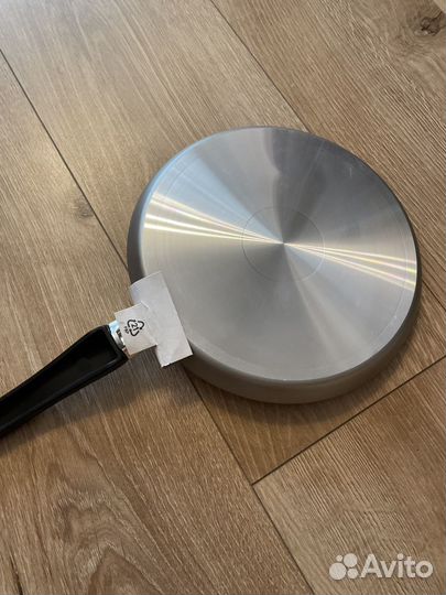 Сковорода блинная новая