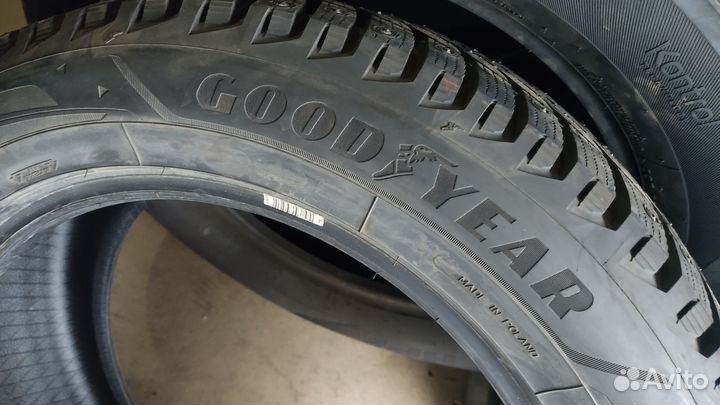 Goodyear UltraGrip Arctic 2 235/55 R18 104T