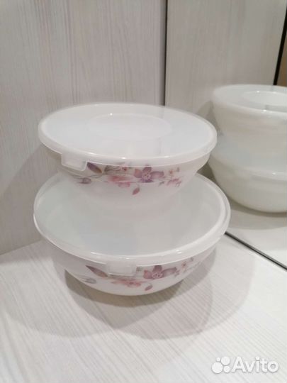 Набор салатников с крышкой