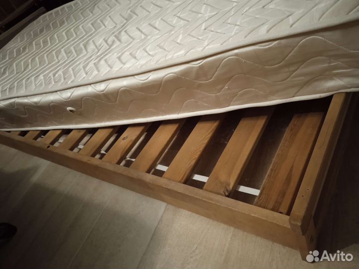 Кровать деревянная с матрасом 70 х 160