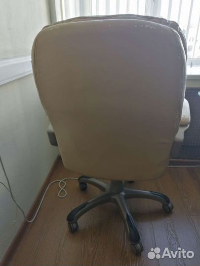 Стул офисный Бюрократ