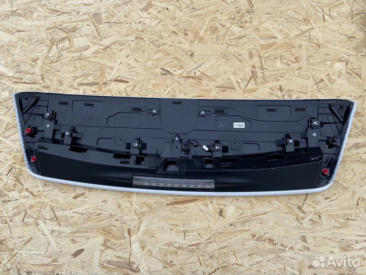 Спойлер крышки багажника Toyota Rav4 XA50 Белый