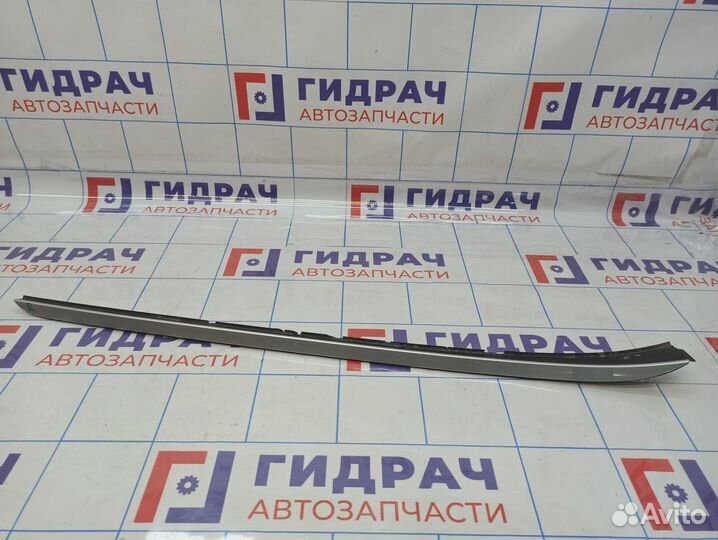 Молдинг лобового стекла правый Hyundai i40 (VF) 86